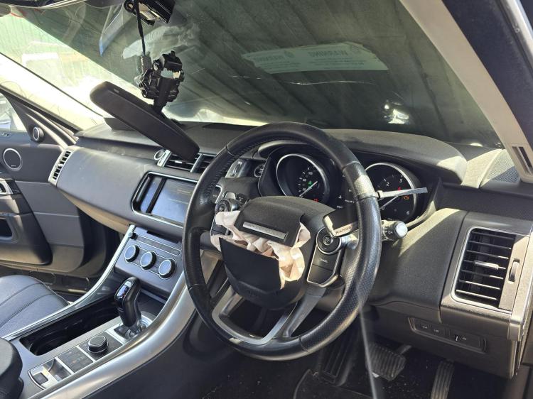 land rover Range Rover Sport L494 TDV6 SE Aug 2015 Parts & Wrecking