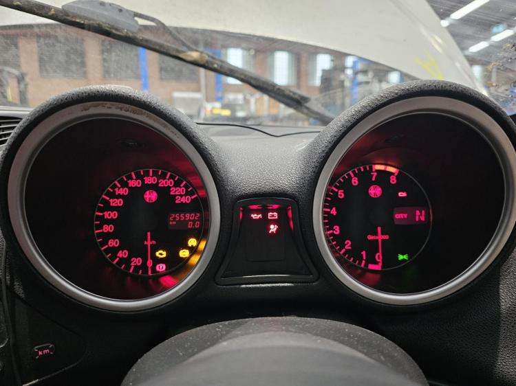 alfa romeo 156 2.0L SEDAN 937A1000 5SPD SELESPEED AMT FWD JTS Dec 2003 Parts & Wrecking