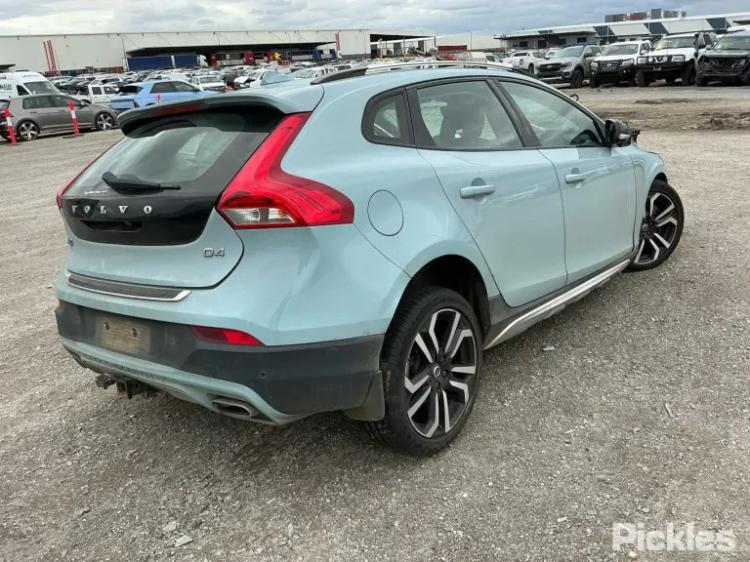 volvo V40 Cross Country 2017 Parts & Wrecking