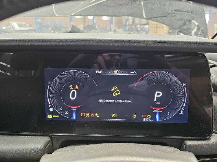 mahindra Xuv700 2.0T AUTO 6SPD FWD AX7L Sep 2024 Parts & Wrecking