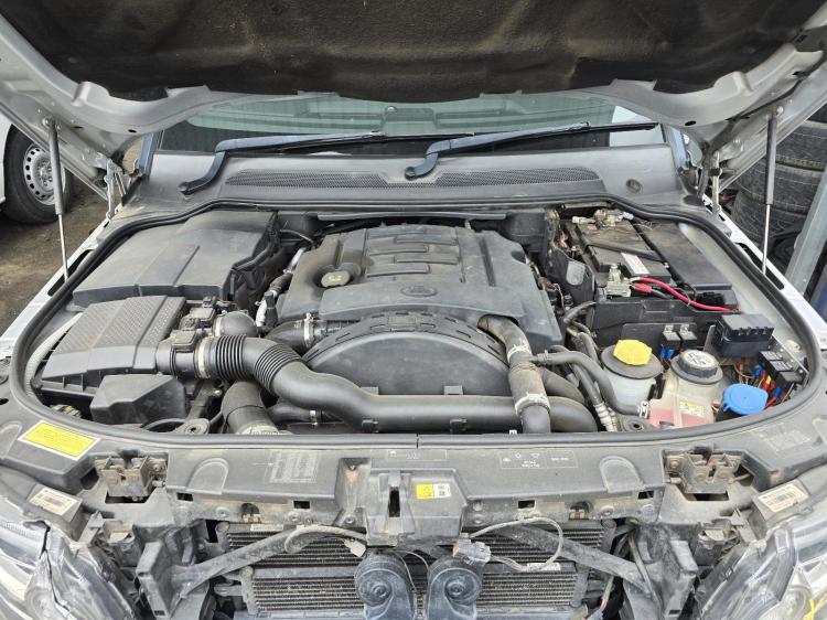 land rover Discovery L319 SDV6 SE Jun 2015 Parts & Wrecking