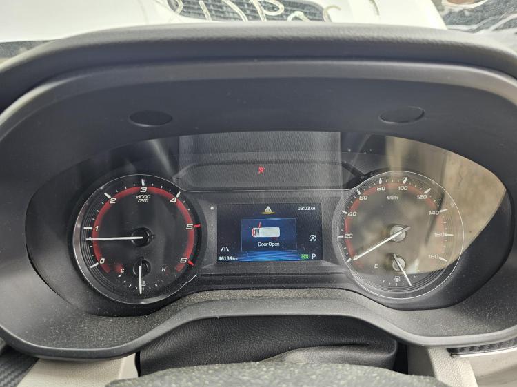 ldv Deliver 9 2.0DT AUTO 6SPD RWD MWB MID ROOF Dec 2022 Parts & Wrecking