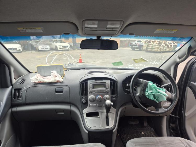 hyundai Imax IMAX 2.4L G4KG 4 SPEED AUTO RWD WAGON Apr 2014 Parts & Wrecking