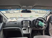 2014 Hyundai Imax IMAX 2.4L G4KG 4 SPEED AUTO RWD WAGON image 5