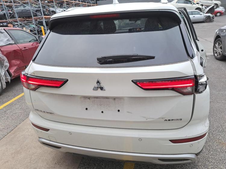 mitsubishi Outlander ZM Mar 2022 Parts & Wrecking