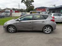 2013 Toyota Corolla ZRE image 5