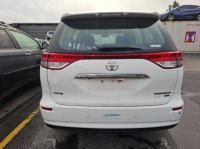 2011 Toyota Tarago ACR50R image 5