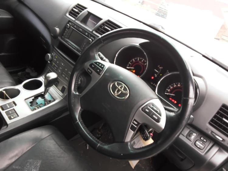 toyota Kluger 4X4 KX-S Aug 2011 Parts & Wrecking