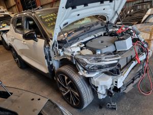 2020 Volvo Xc40 T5 R-DESIGN image 5