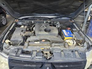 2012 Mitsubishi Pajero NW GLX image 5