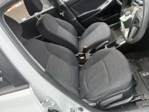 2015 Hyundai Accent RB image 5