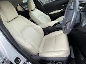 2021 Lexus Ux image 5