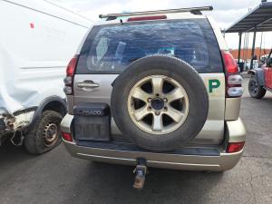 2003 Toyota Prado KZJ120R image 5