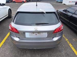 2015 Peugeot 308 image 5