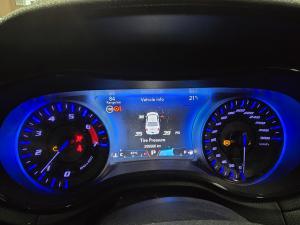 2015 Chrysler 300 6.4L ESG AUTO 8SPD RWD SRT CORE LX image 5