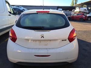 2013 Peugeot 208 image 5