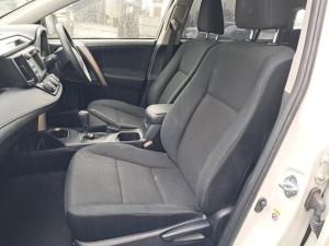Toyota Rav4 image 5