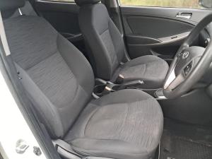 2015 Hyundai Accent image 5