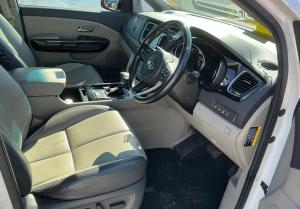Kia Carnival image 5