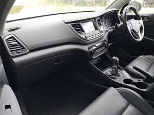 2016 Hyundai Santa Fe image 5