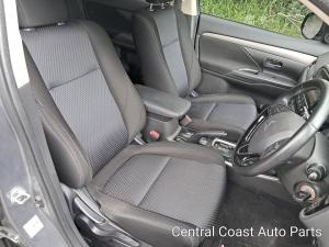 2017 Mitsubishi Outlander image 5