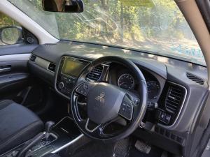 2017 Mitsubishi Outlander image 5