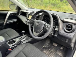 2018 Toyota Rav4 image 5