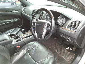 2013 Chrysler 300c LX image 5
