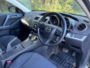 Mazda 3 image 5