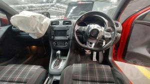 2011 Volkswagen Golf image 5