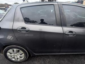 2015 Toyota Yaris image 5