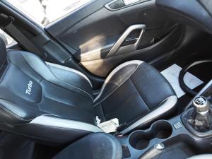 2014 Hyundai Veloster SR TURBO image 5