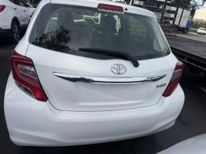 2015 Toyota Yaris image 5