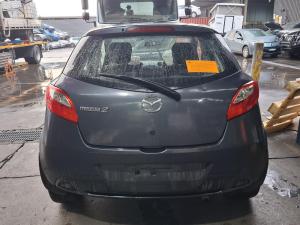 2010 Mazda 2 DE image 5