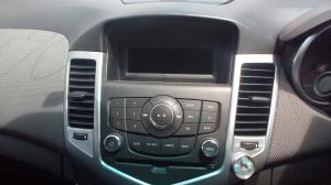 2010 Holden Cruze CD image 5