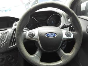 2012 Ford Focus AMBIENTE image 5