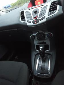 2013 Ford Fiesta CL image 5