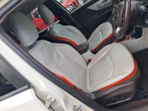 2015 Jeep Renegade BU image 5