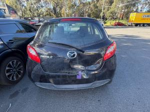 2011 Mazda 2 DE image 5