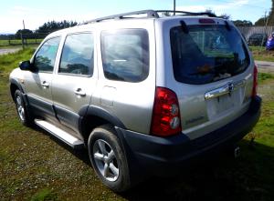 2004 Mazda Tribute image 5
