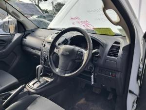 2015 Isuzu D Max RC image 5