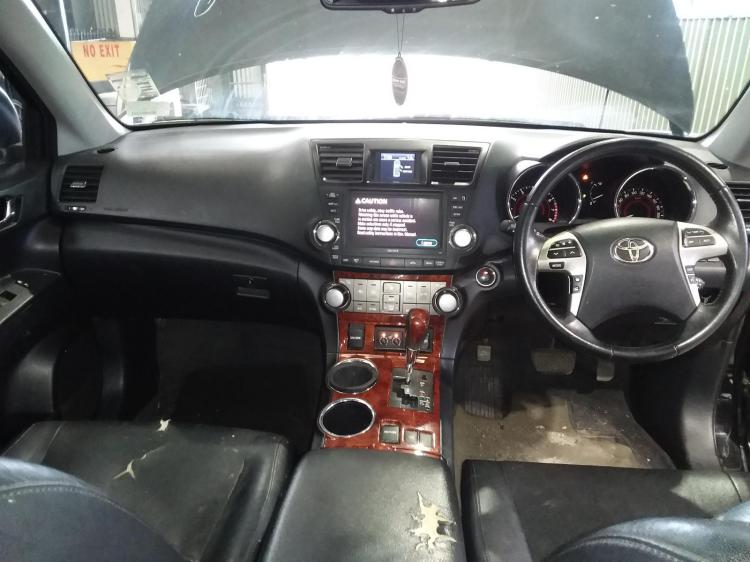 toyota Kluger Jan 2012 Parts & Wrecking