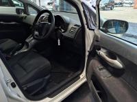 2010 Toyota Corolla ZRE152R image 6