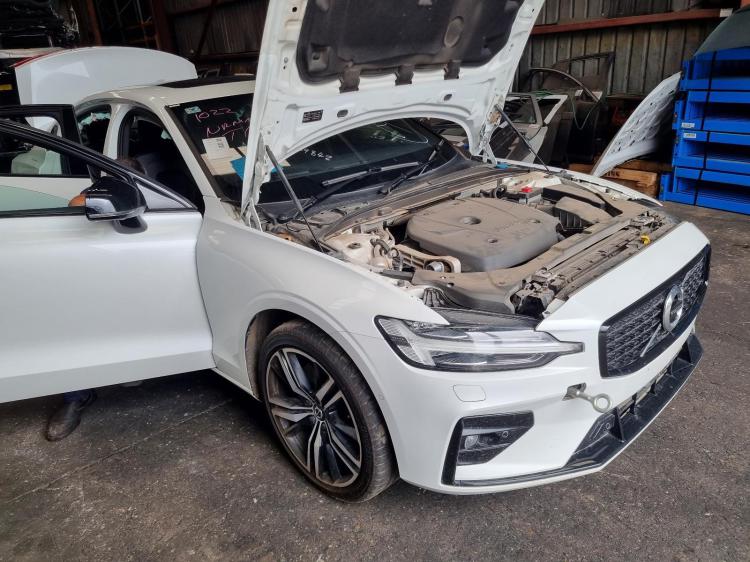 volvo S60/v60 T5 R-DESIGN MK3 2021 Parts & Wrecking