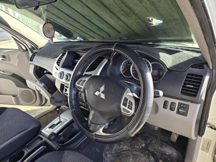 mitsubishi Triton MN GLX-R Jan 2012 Parts & Wrecking