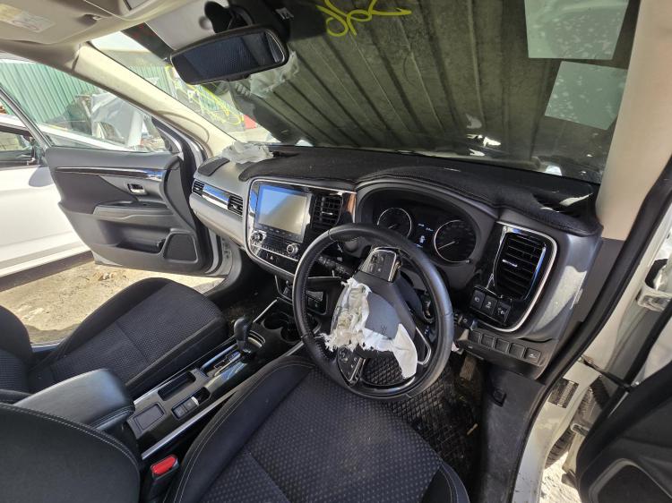 mitsubishi Outlander ZL ES Sep 2019 Parts & Wrecking