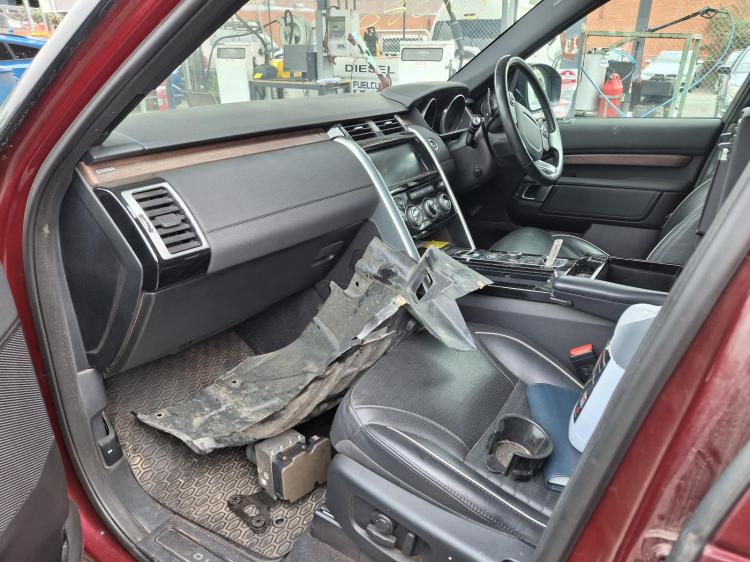 land rover Discovery 2.0 SD4  HSE May 2017 Parts & Wrecking