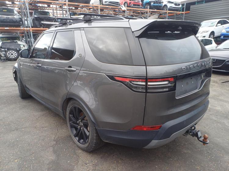 land rover Discovery TD4 SE May 2019 Parts & Wrecking