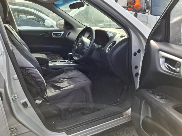 nissan Pathfinder ST FWD Oct 2013 Parts & Wrecking