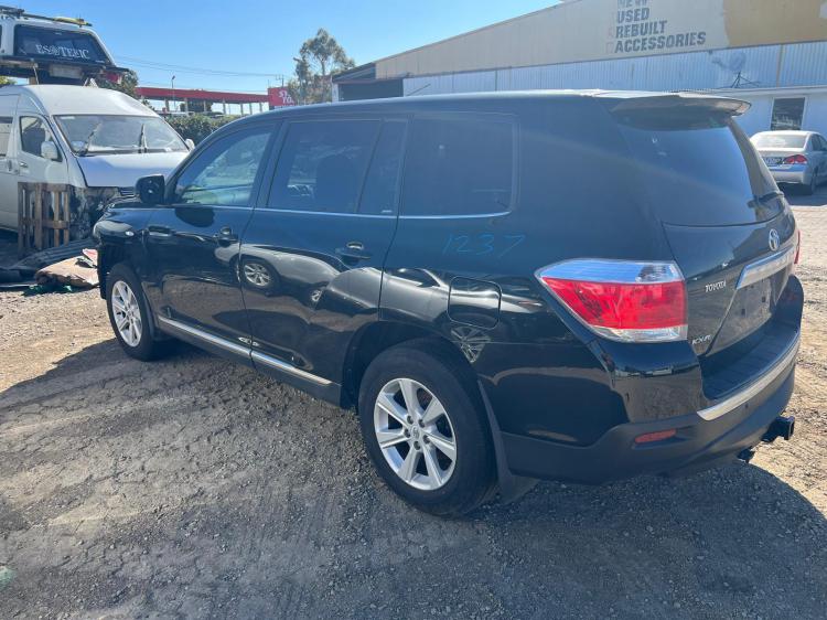 toyota Kluger GSU40 Jan 2012 Parts & Wrecking